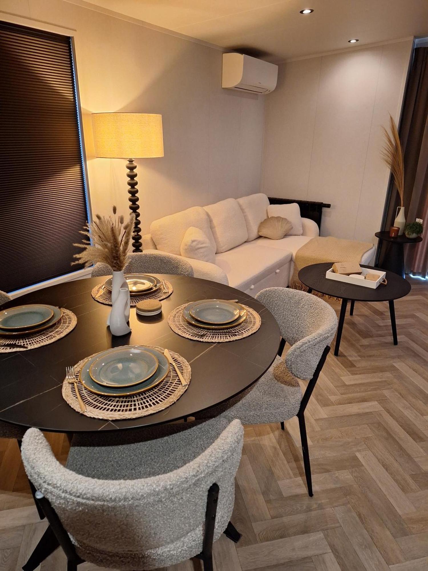 'Relax Lodge Sea' - Wellness Lodge In Zeeland - Private Sauna - Airco - Garden - Outdoor Swimming Pool - Free Wifi, Towels & Bed Linen Heinkenszand Bagian luar foto