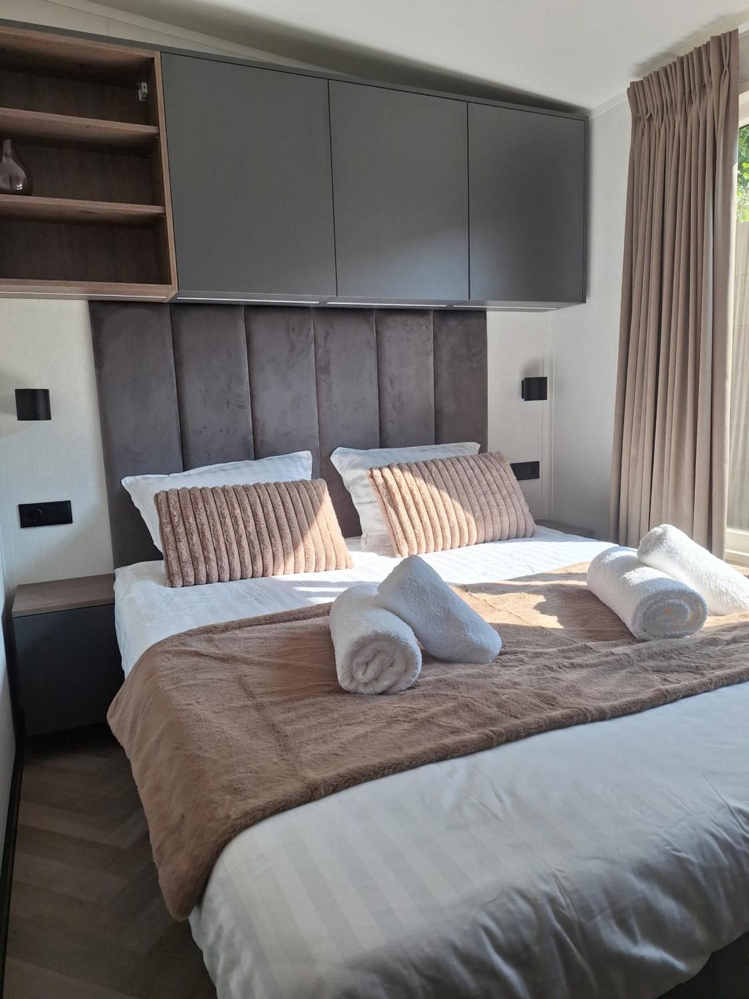 'Relax Lodge Sea' - Wellness Lodge In Zeeland - Private Sauna - Airco - Garden - Outdoor Swimming Pool - Free Wifi, Towels & Bed Linen Heinkenszand Bagian luar foto